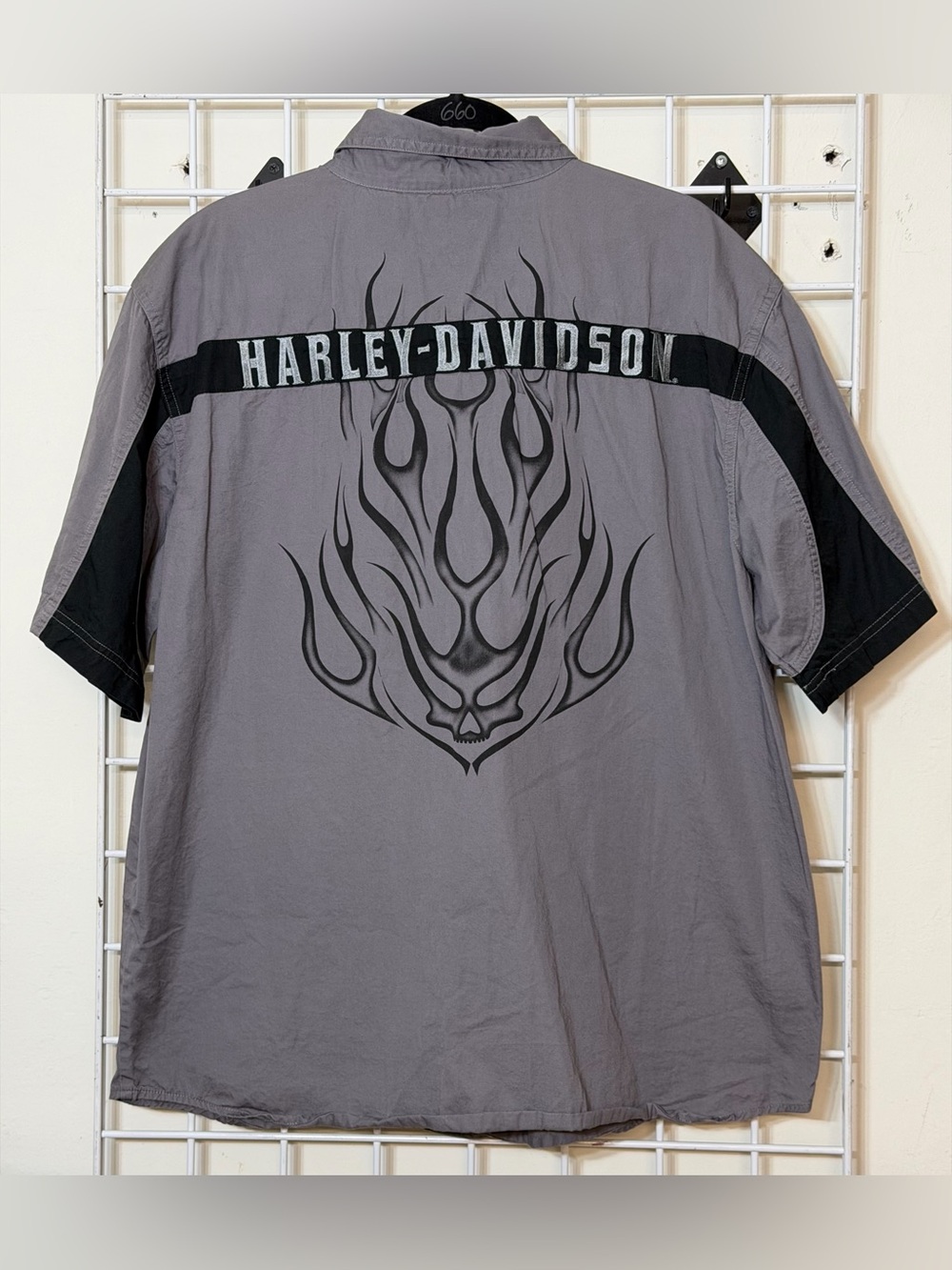 Harley Davidson Button Up Shirt Men's XL Gray Short Sleeve Flaming Skull Back - Picture 2 of 7
